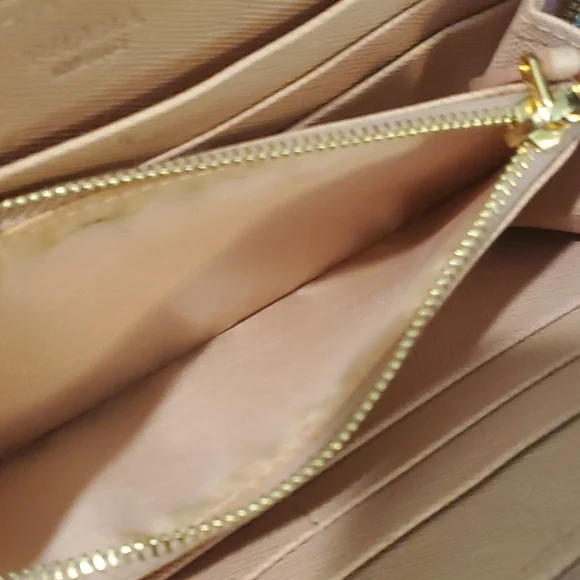 Prada Saffiano Zippy Wallet - Picture 11 of 14